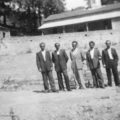 Août 1955, Conseil Communal sur la nouvelle Place en cours de construction